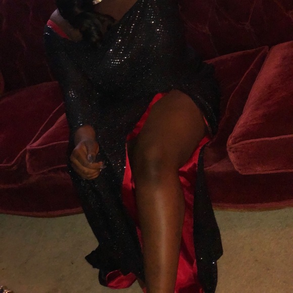 Prom Dresses - Picture 4 of 5